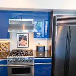 Modern Loft In South Main!