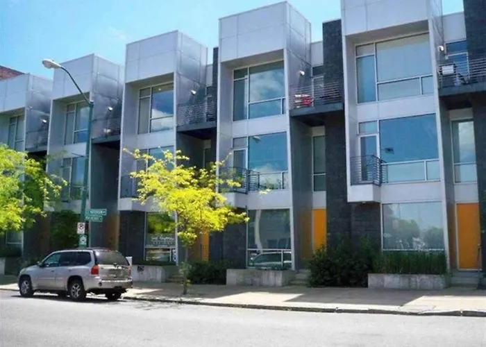 Modern Loft In South Main!