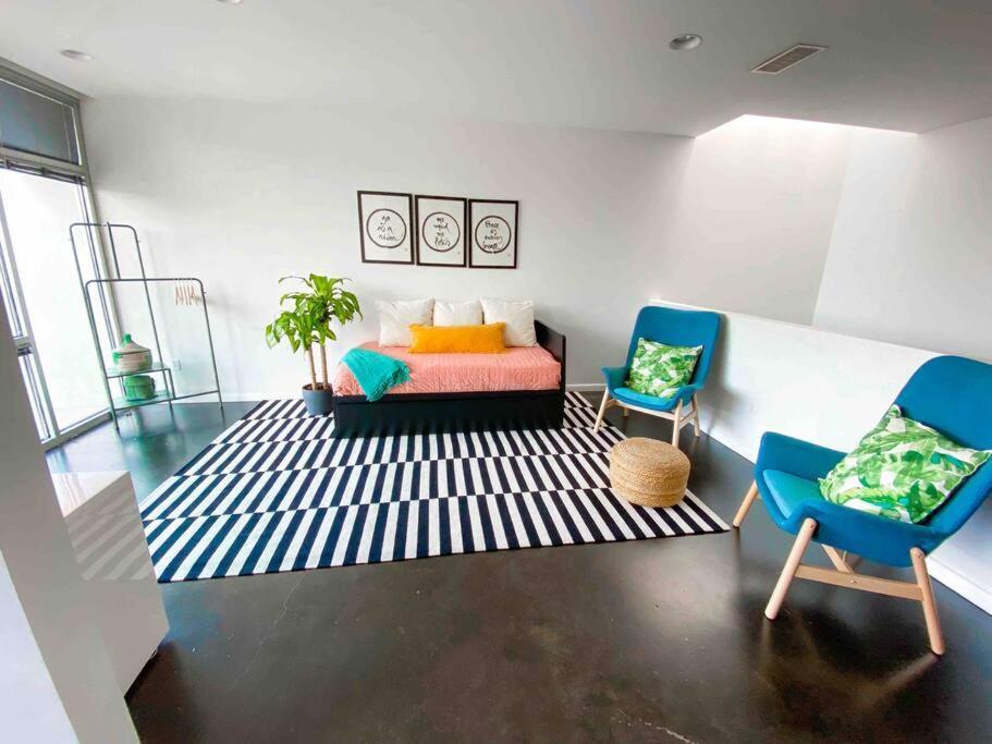 Holiday home Modern Loft In South Main! *